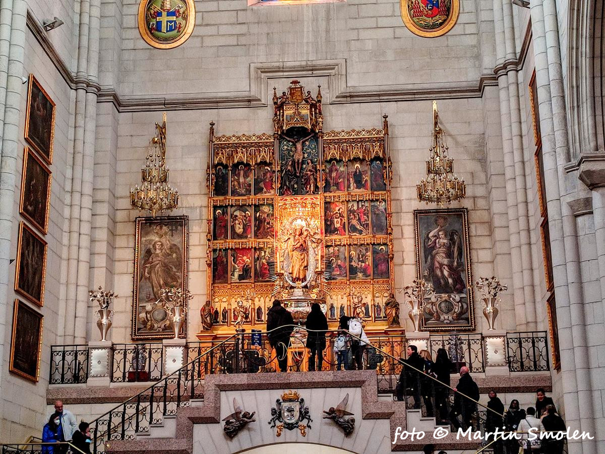 Katedrála Almudena, Madrid, Španielsko Katedrála Almudena, Madrid, Španielsko