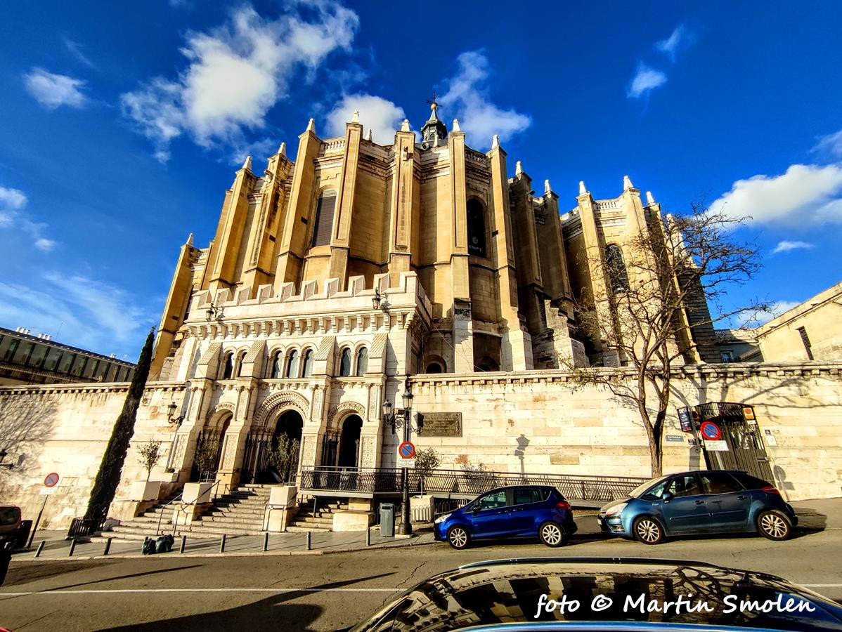 Katedrála Almudena, Madrid, Španielsko Katedrála Almudena, Madrid, Španielsko