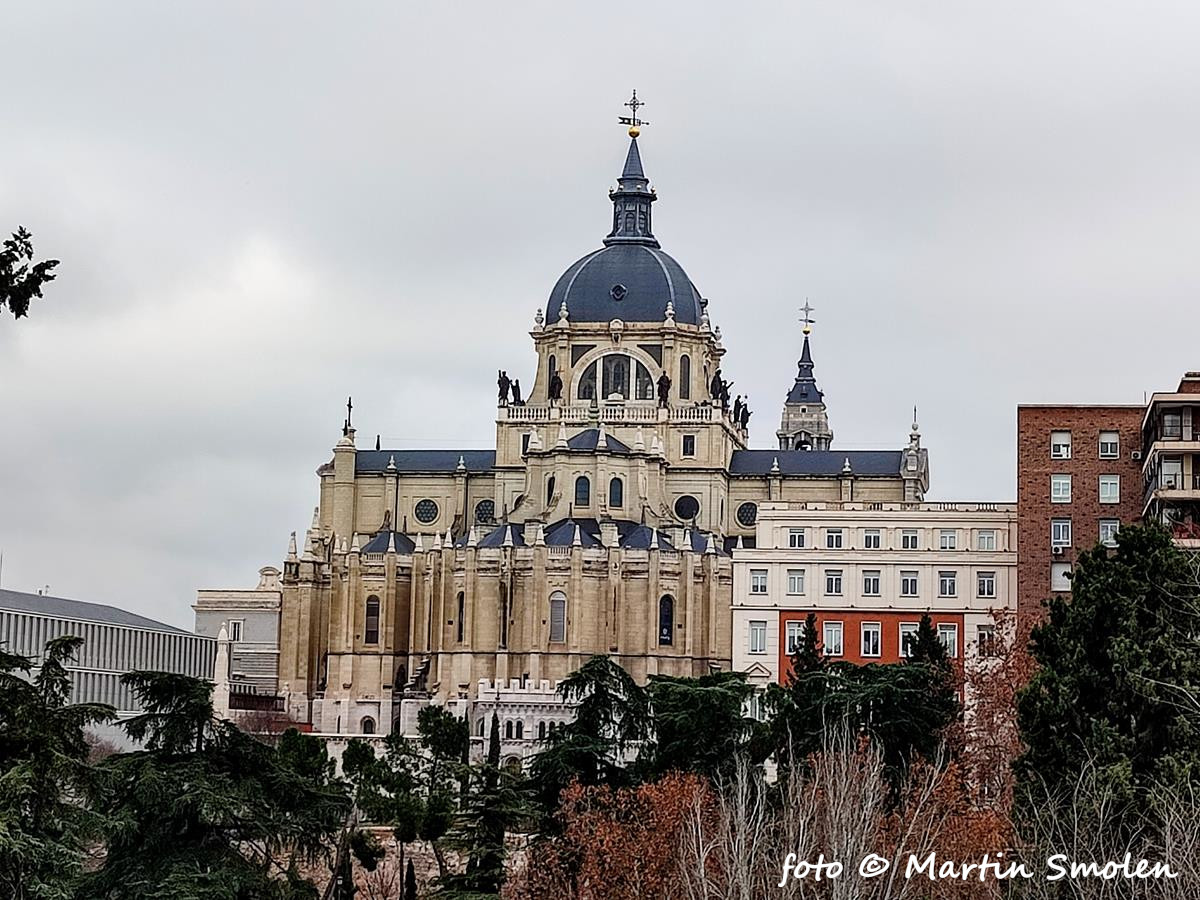 Katedrála Almudena, Madrid, Španielsko Katedrála Almudena, Madrid, Španielsko