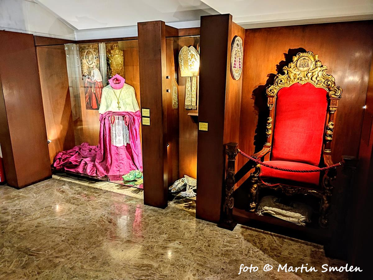 Katedrála Almudena, Madrid, Španielsko Katedrála Almudena, Madrid, Španielsko