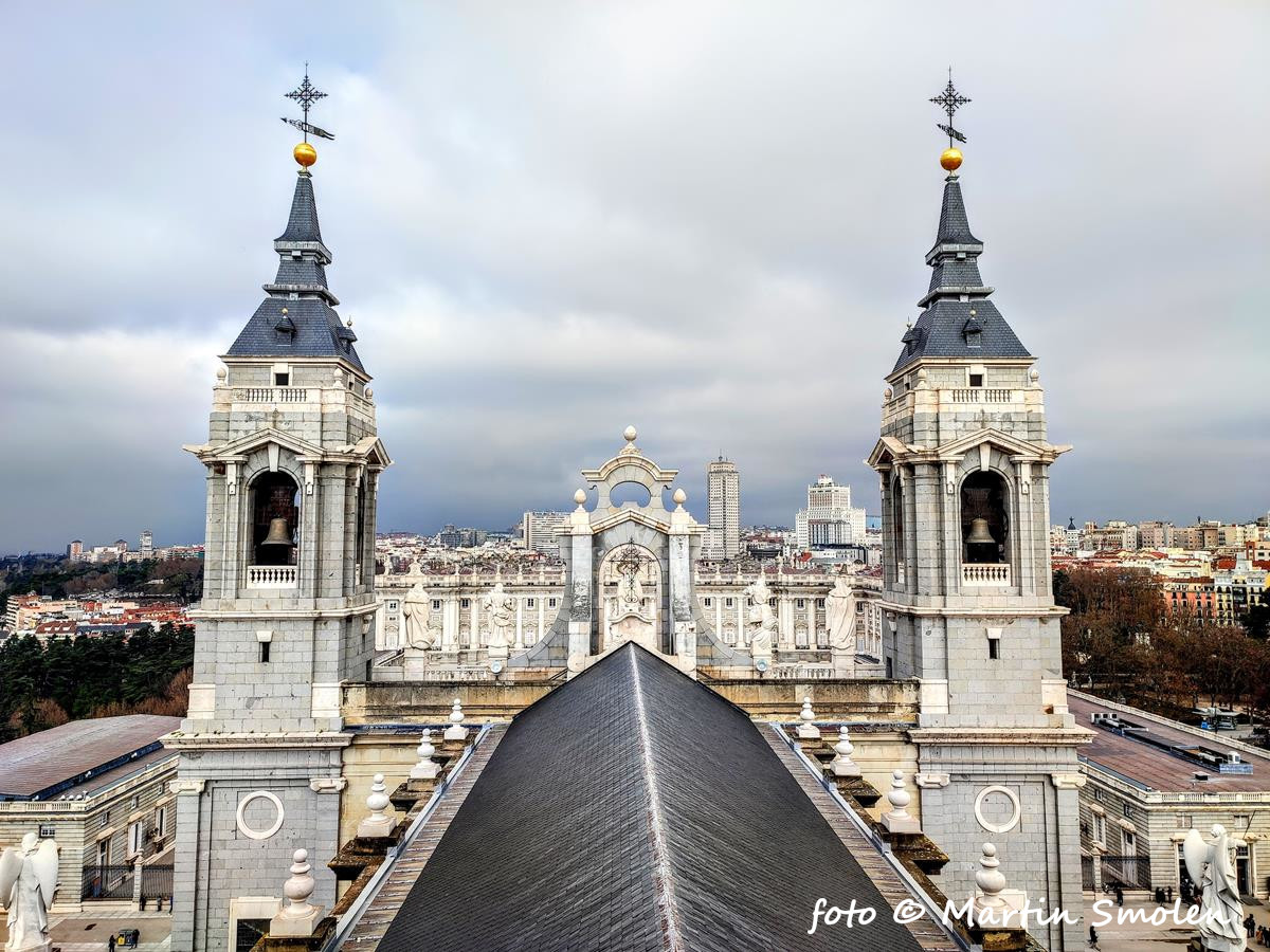 Katedrála Almudena, Madrid, Španielsko Katedrála Almudena, Madrid, Španielsko