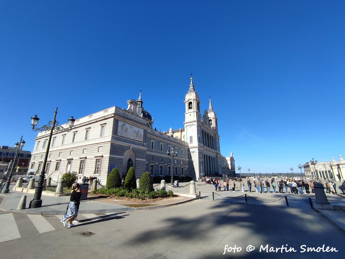 Katedrála Almudena, Madrid, Španielsko Katedrála Almudena, Madrid, Španielsko