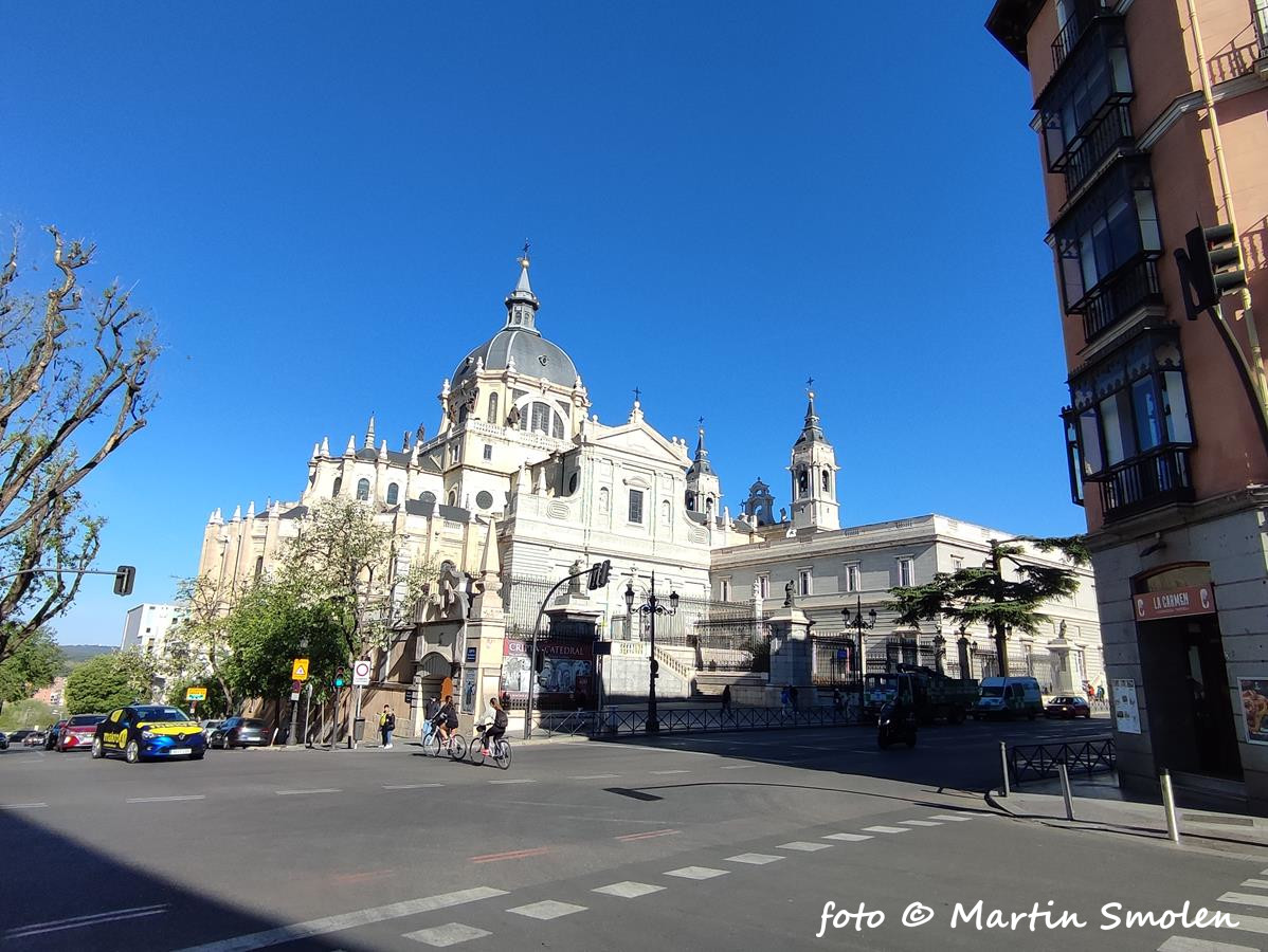 Katedrála Almudena, Madrid, Španielsko Katedrála Almudena, Madrid, Španielsko